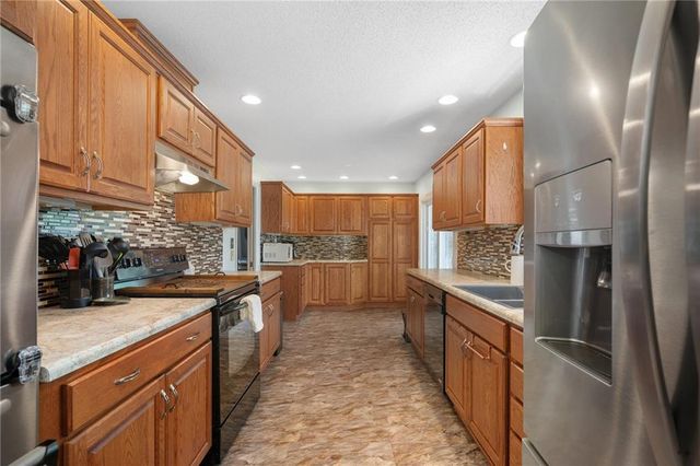 10719 Cypress Avenue, Kansas City, MO 64137