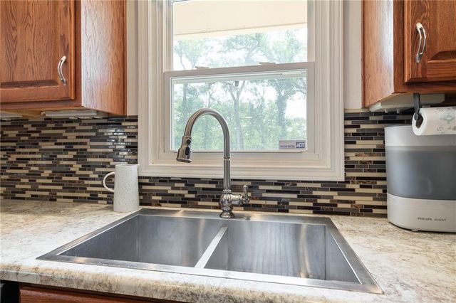 10719 Cypress Avenue, Kansas City, MO 64137
