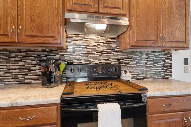 10719 Cypress Avenue, Kansas City, MO 64137