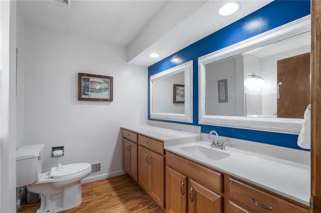 10719 Cypress Avenue, Kansas City, MO 64137