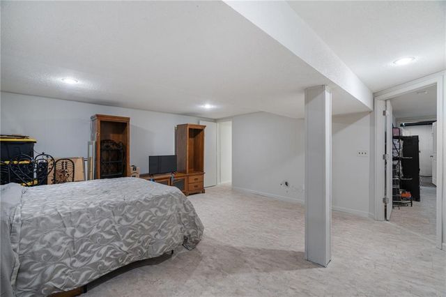 10719 Cypress Avenue, Kansas City, MO 64137