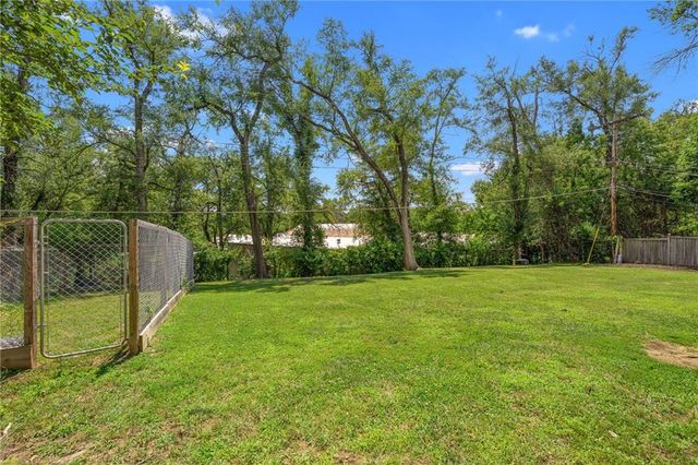 10719 Cypress Avenue, Kansas City, MO 64137
