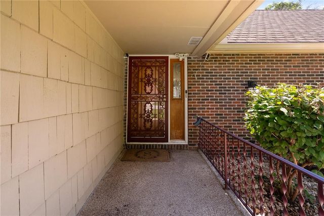 10719 Cypress Avenue, Kansas City, MO 64137