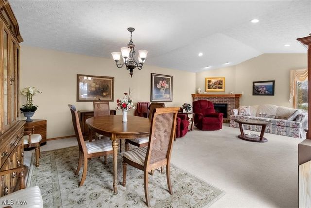 33025 Cobblestone Circle, North Ridgeville, OH 44039