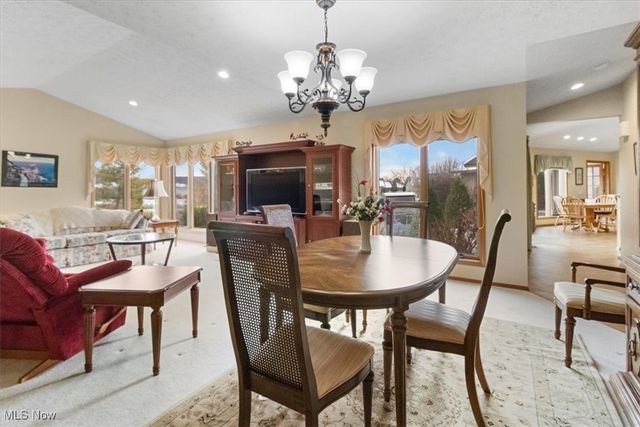 33025 Cobblestone Circle, North Ridgeville, OH 44039