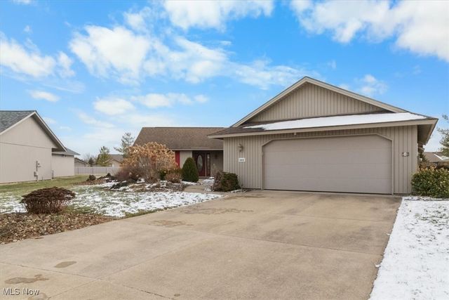33025 Cobblestone Circle, North Ridgeville, OH 44039