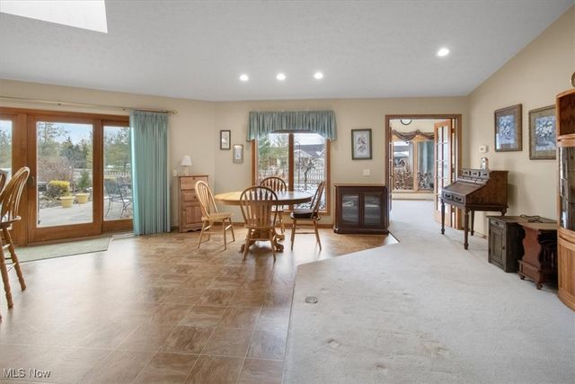 33025 Cobblestone Circle, North Ridgeville, OH 44039