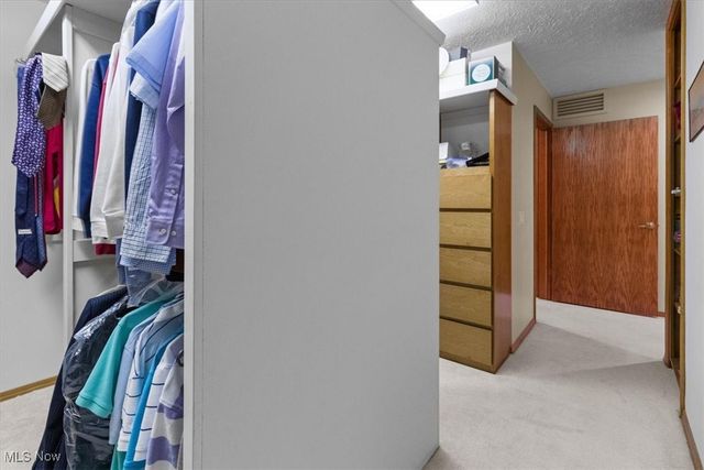 33025 Cobblestone Circle, North Ridgeville, OH 44039