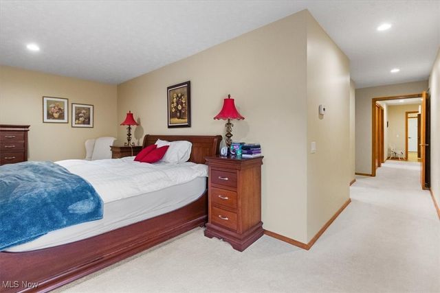 33025 Cobblestone Circle, North Ridgeville, OH 44039