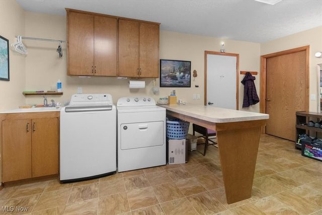 33025 Cobblestone Circle, North Ridgeville, OH 44039