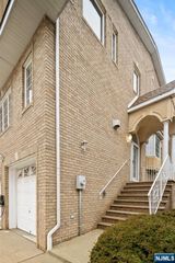 12 Liberty Court, Secaucus, NJ 07094