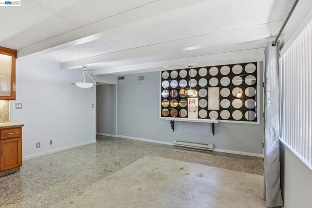 2550 Damuth St, Oakland, CA 94602