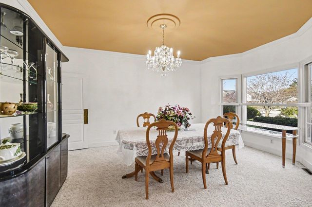 10 Cobblestone Place, Saginaw, MI 48603