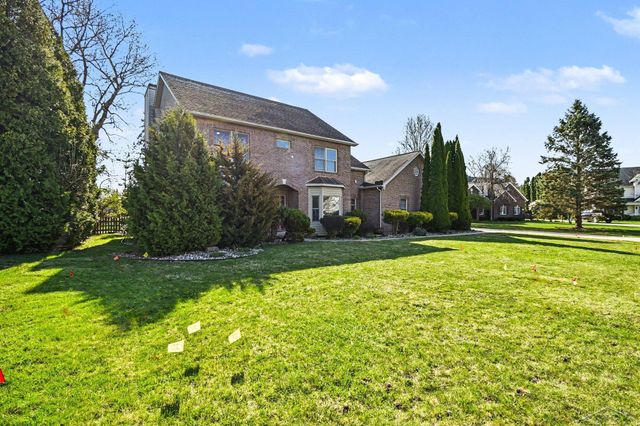 10 Cobblestone Place, Saginaw, MI 48603