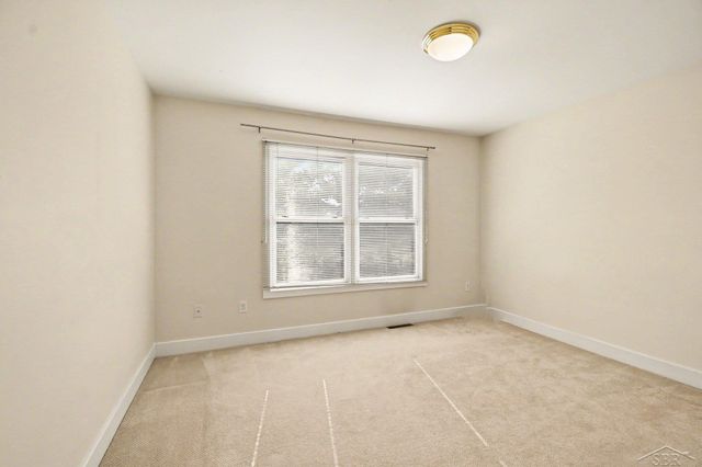 10 Cobblestone Place, Saginaw, MI 48603