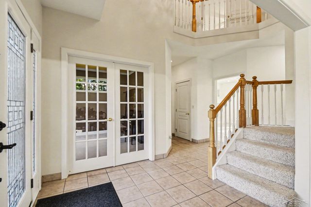 10 Cobblestone Place, Saginaw, MI 48603