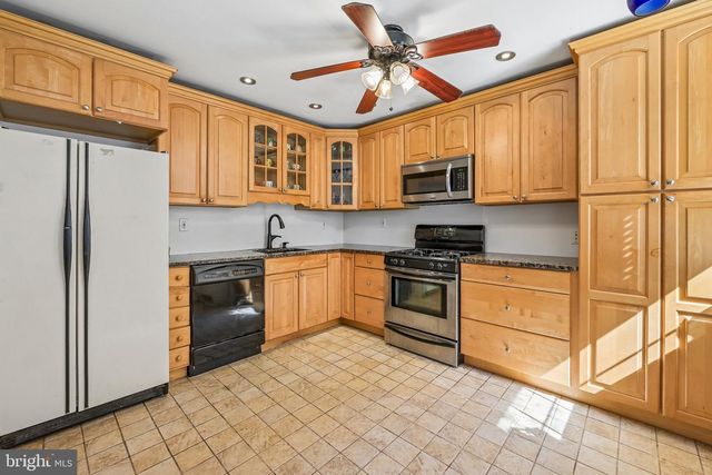 335-337R POPLAR ST, Philadelphia, PA 19123