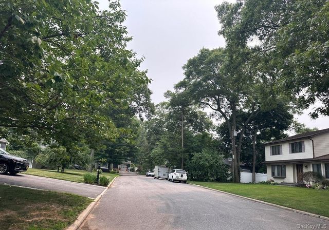 47 Cleremont Avenue, Saint James, NY 11780
