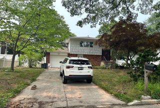 47 Cleremont Avenue, Saint James, NY 11780
