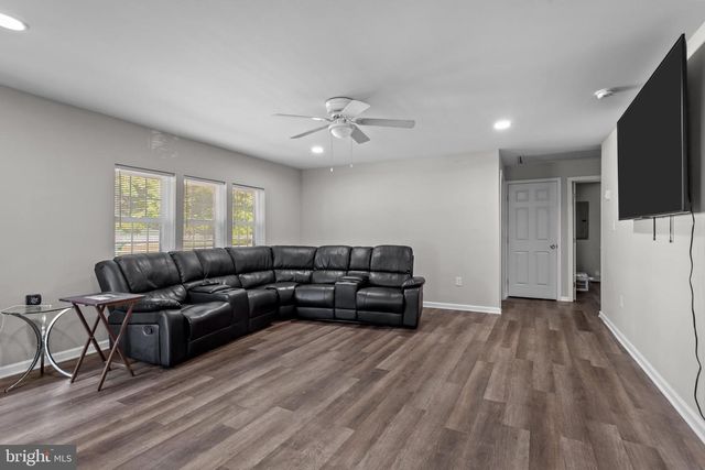 609 WINDER, Bristol, PA 19007
