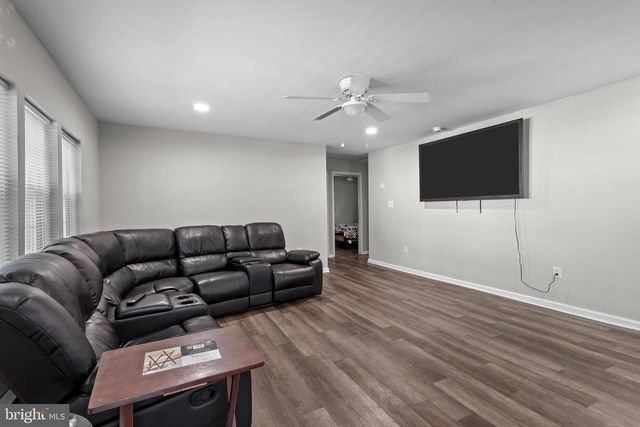 609 WINDER, Bristol, PA 19007