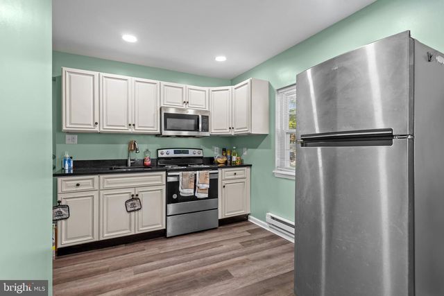 609 WINDER, Bristol, PA 19007