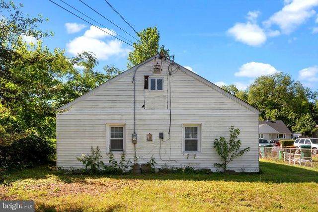 609 WINDER, Bristol, PA 19007