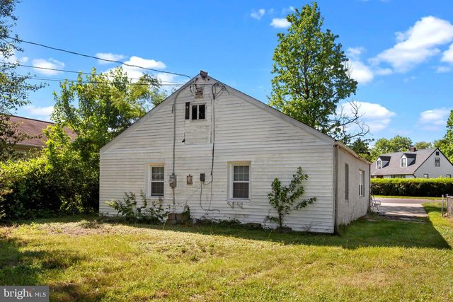 609 WINDER, Bristol, PA 19007