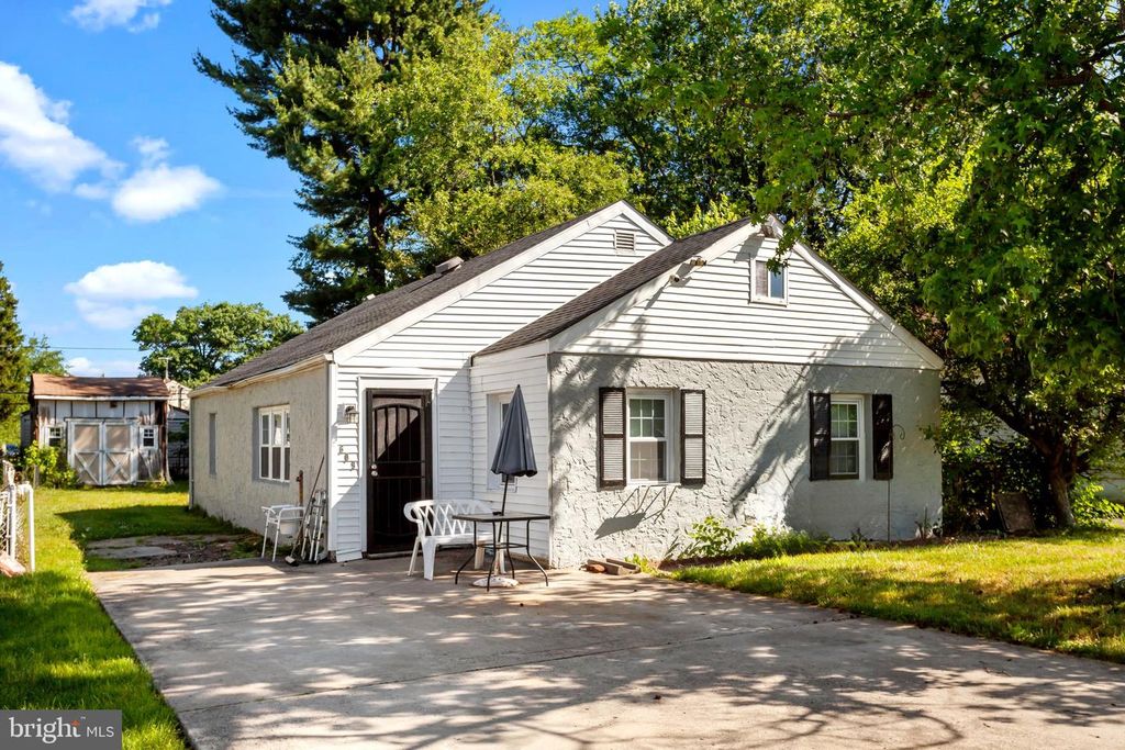 609 WINDER, Bristol, PA 19007