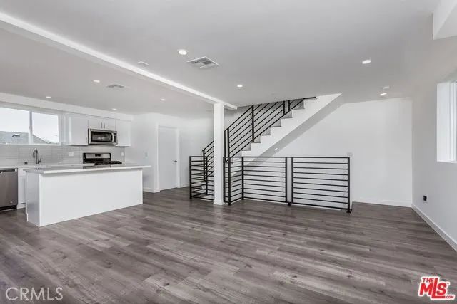 10916 Hesby Street, North Hollywood, CA 91601