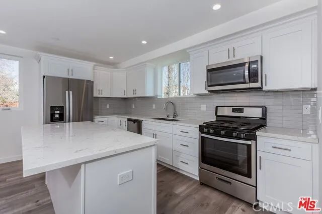 10916 Hesby Street, North Hollywood, CA 91601