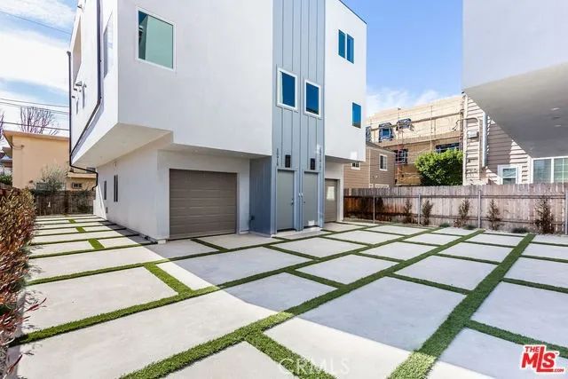 10916 Hesby Street, North Hollywood, CA 91601
