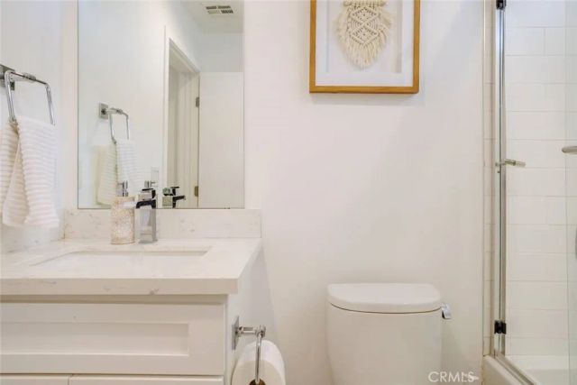 10916 Hesby Street, North Hollywood, CA 91601