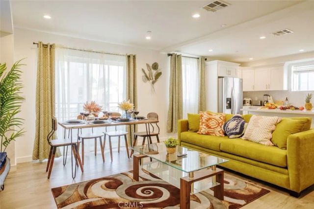 10916 Hesby Street, North Hollywood, CA 91601