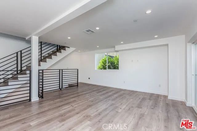 10916 Hesby Street, North Hollywood, CA 91601