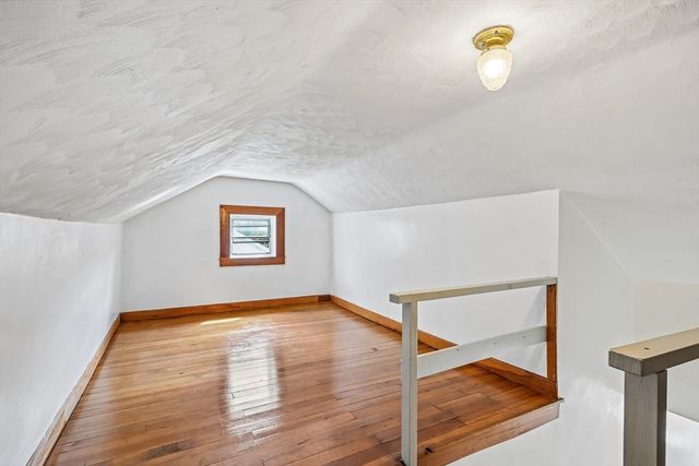 19 Walworth Street, Worcester, MA 01602