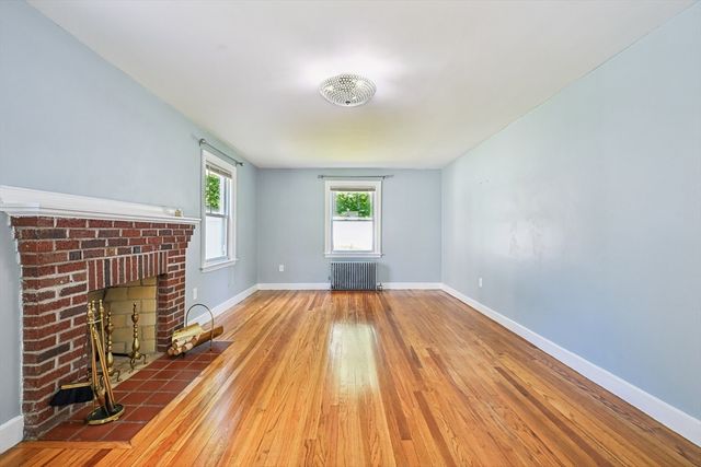 19 Walworth Street, Worcester, MA 01602