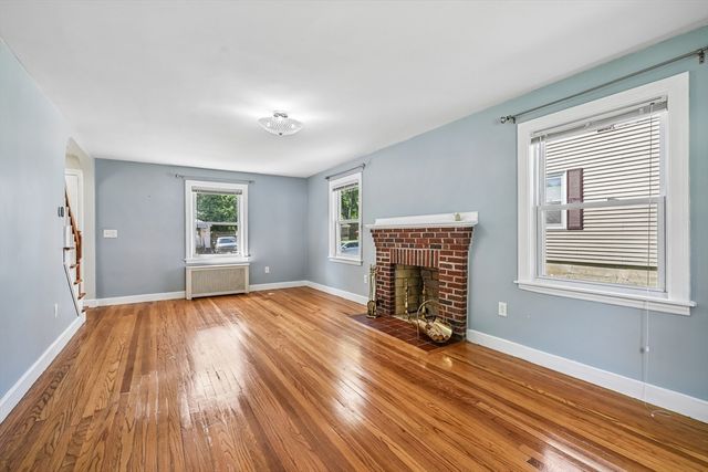 19 Walworth Street, Worcester, MA 01602