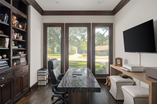 5517 Charlestown Drive, Dallas, TX 75230
