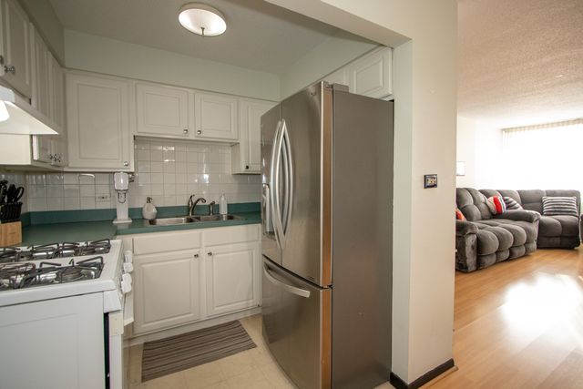 7234 W North Avenue 807, Elmwood Park, IL 60707