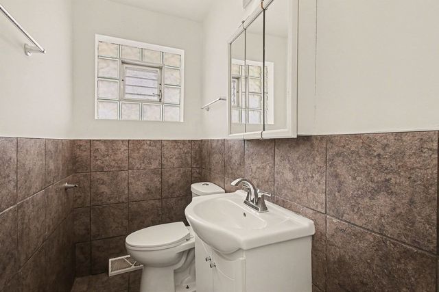 2938 173rd Place, Lansing, IL 60438