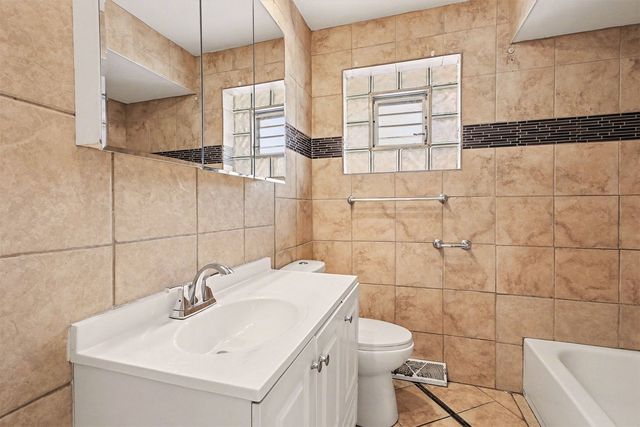 2938 173rd Place, Lansing, IL 60438