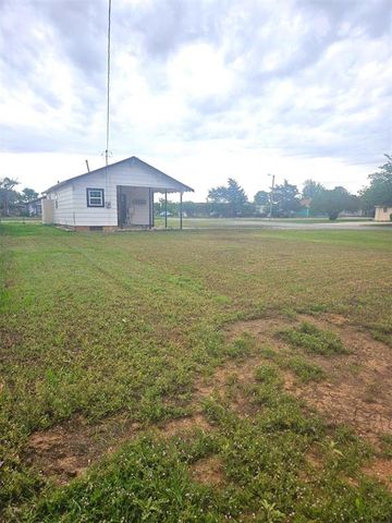 700 W Elm Street, Altus, OK 73521