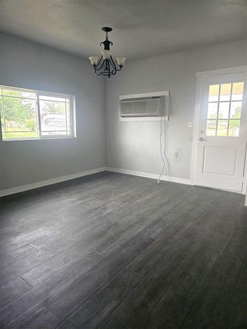 700 W Elm Street, Altus, OK 73521
