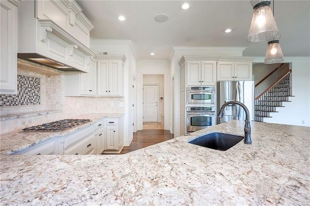 15225 Perry Street, Overland Park, KS 66221