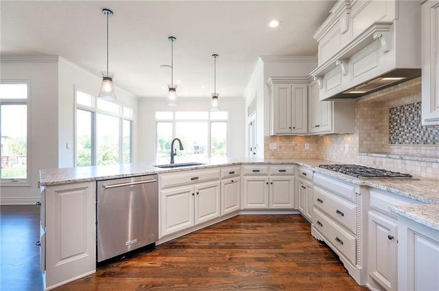 15225 Perry Street, Overland Park, KS 66221