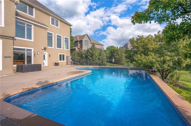 15225 Perry Street, Overland Park, KS 66221