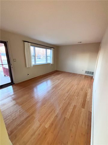 806 Gwenn Street, Springdale, AR 72762