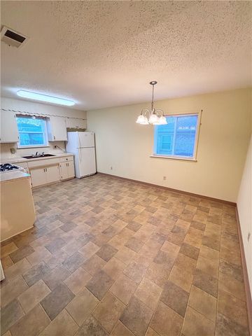 806 Gwenn Street, Springdale, AR 72762