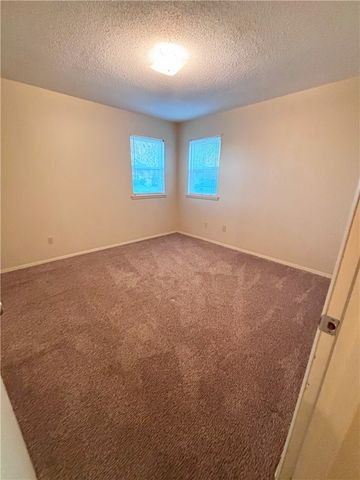 806 Gwenn Street, Springdale, AR 72762